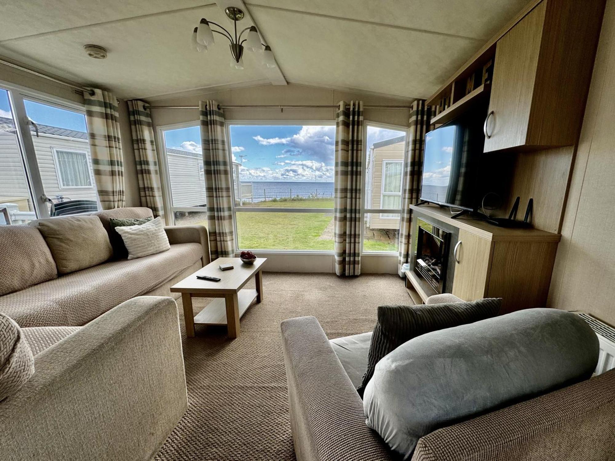 New Sea View Platinum Caravan With Huge Decking Нюкасъл ъпон Тайн Екстериор снимка