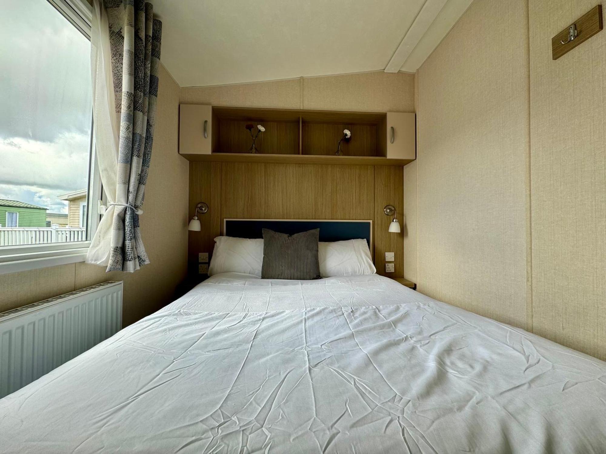 New Sea View Platinum Caravan With Huge Decking Нюкасъл ъпон Тайн Екстериор снимка