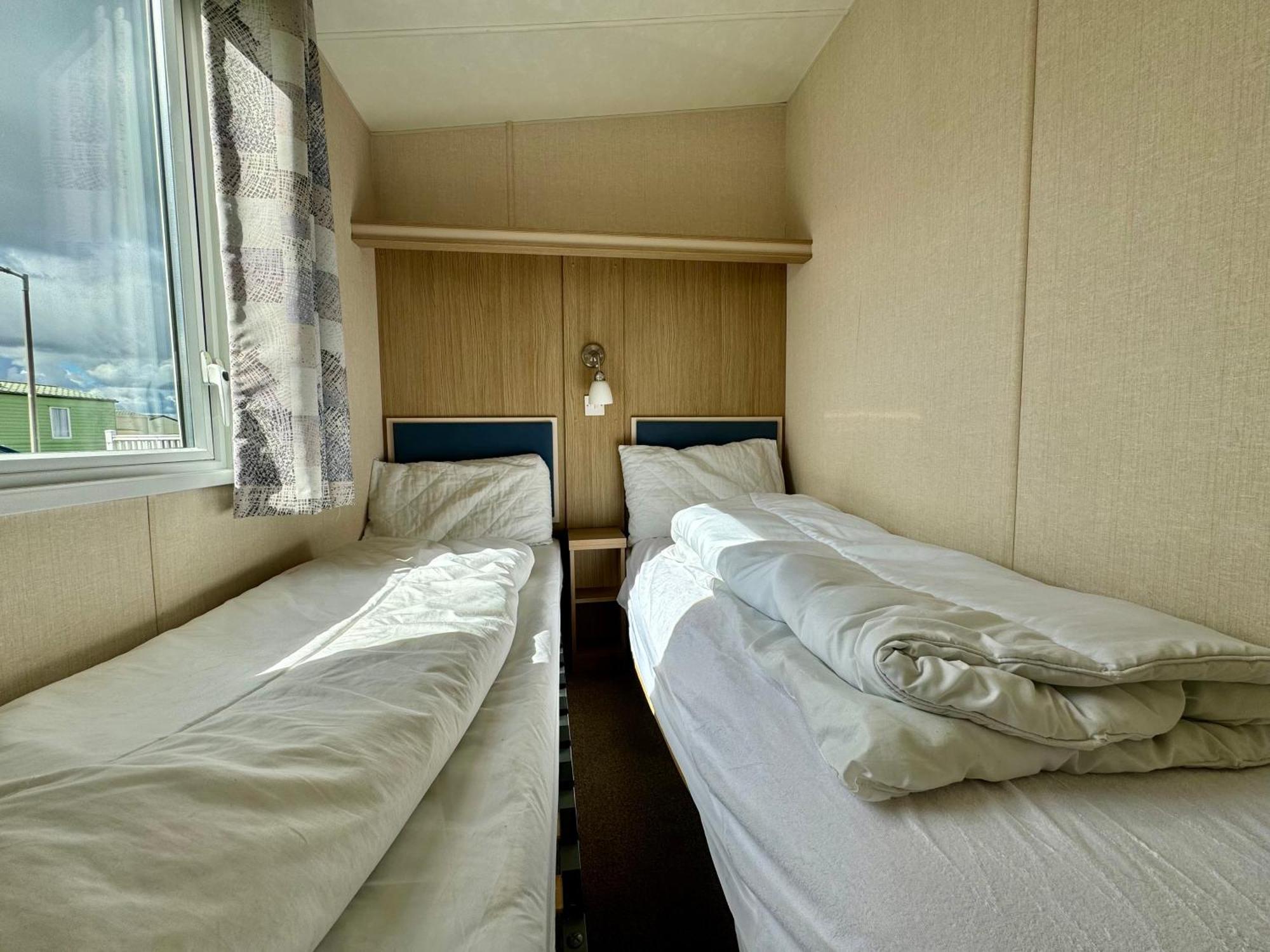 New Sea View Platinum Caravan With Huge Decking Нюкасъл ъпон Тайн Екстериор снимка