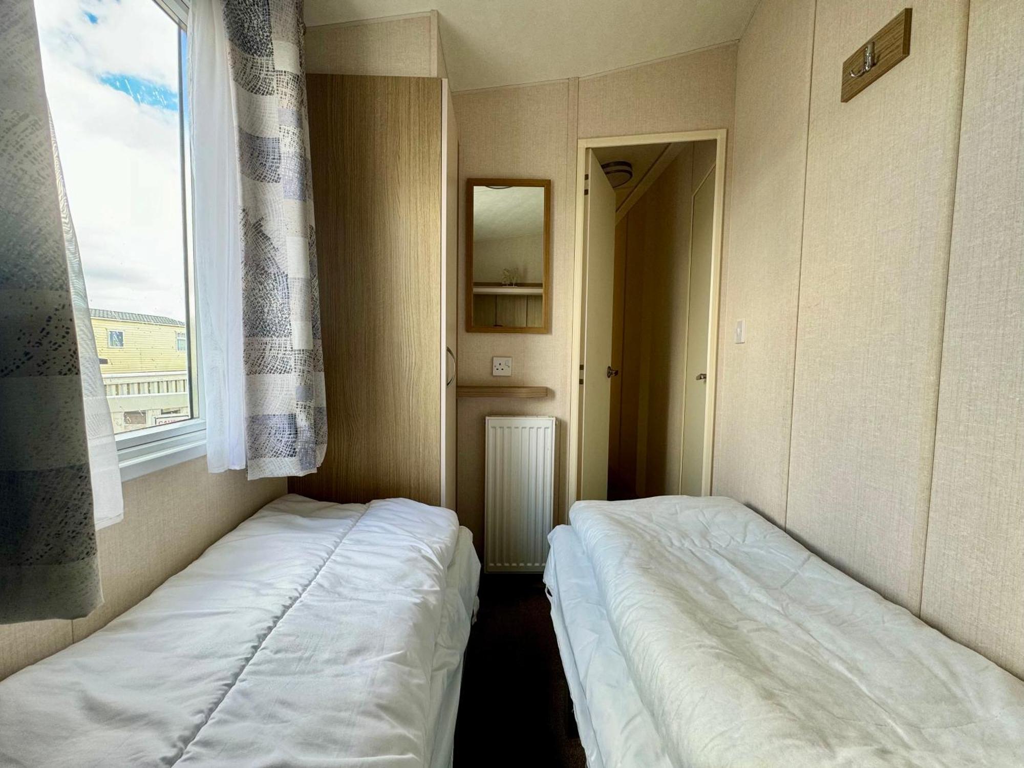New Sea View Platinum Caravan With Huge Decking Нюкасъл ъпон Тайн Екстериор снимка